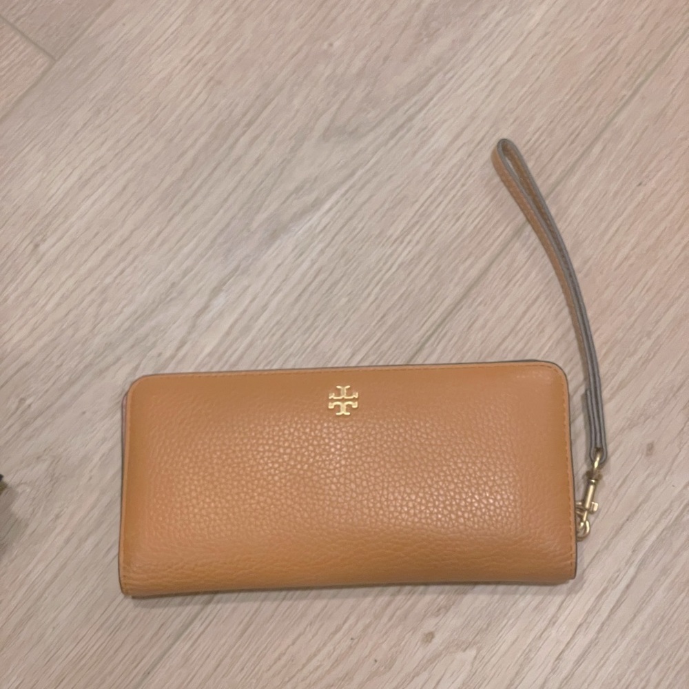 Tory Burch wallet/wristlet